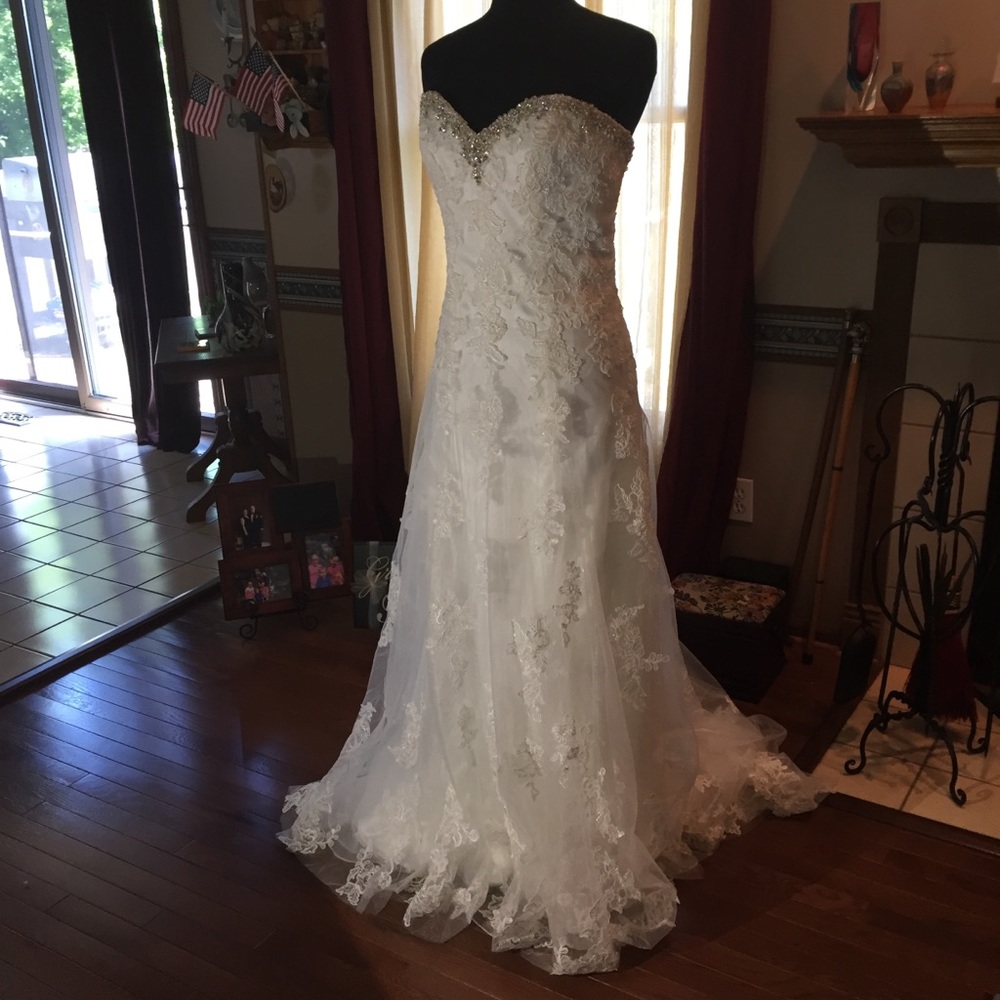 Mori Lee Bridal Gown - Style 2774 - Size 14